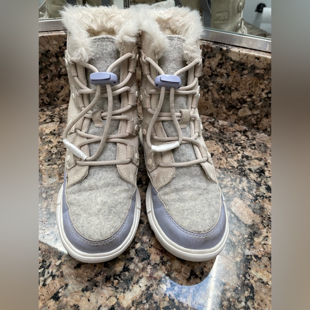 Girls Sorel Size 1